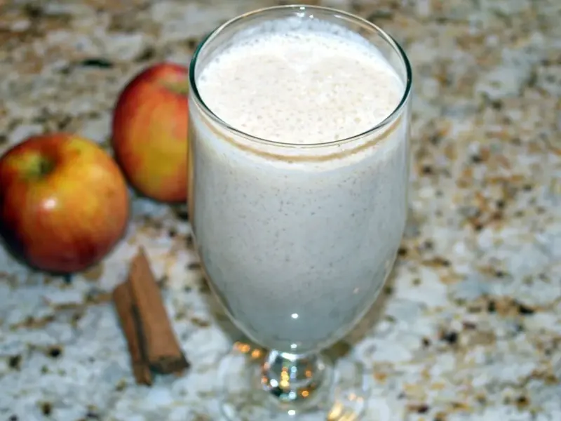 how to make a smoothie, including our delicious example cinnamon apple smoothie recipe Image